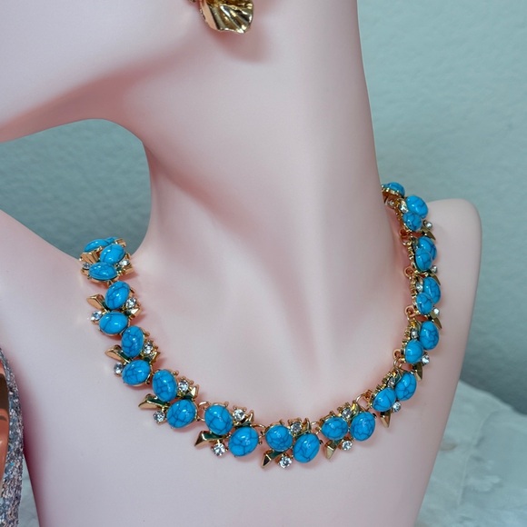 ⚜️ Elegant Gold and Turquoise Necklace - Picture 3 of 7